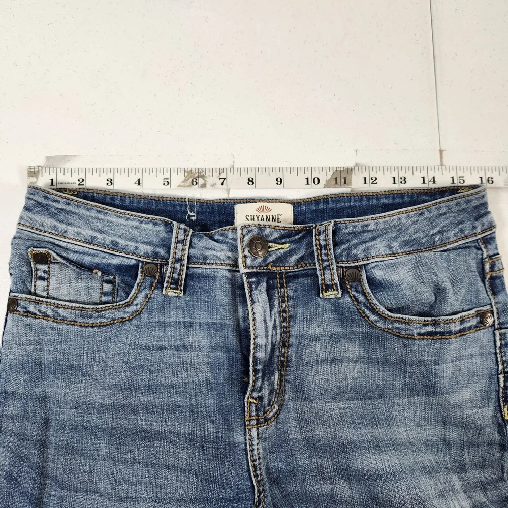 Shyanne Life Womens Blue‎ Wash Bootcut Jeans Size 32W x 32L - Picture 3 of 9